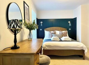 1 chambre, fer et planche à repasser, lit parapluie, Wi-Fi