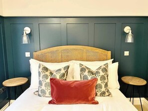 1 bedroom, iron/ironing board, travel crib, WiFi - Beautiful Two Storey Apartment in City Centre- 2 (Bristol)