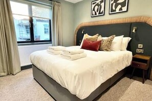 2 slaapkamers, een strijkplank/strijkijzer, reisbedje, wifi