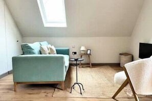 TV - Midland Suites- Apartment 6 (Bristol)