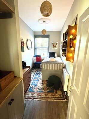 3 bedrooms, iron/ironing board, WiFi, bed sheets - The St George: A Beautiful and Spacious Apartment (Bristol)