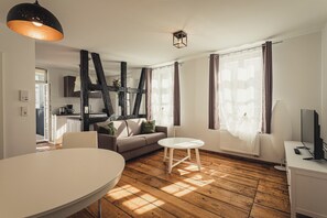 Deluxe Apartment, 1 Double Bed with Sofa bed, Non Smoking, Balcony | Living area | TV - Heimbach Apartments Lahr (Lahr)
