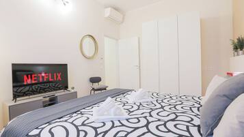 2 slaapkamers, een bureau, een strijkplank/strijkijzer, gratis wifi