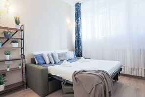 2 habitaciones, escritorio, tabla de planchar con plancha y wifi gratis