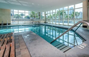 Condo, 1 très grand lit et 1 canapé-lit (Crystal Tower 508) | Piscine | Piscine chauffée