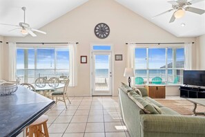 Casa, várias camas (Far Reach II) | Área de estar