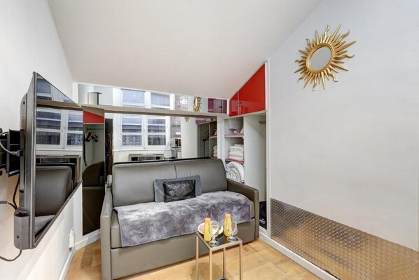 Internet, bed sheets