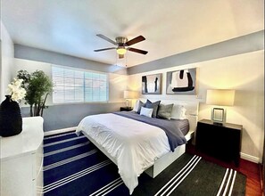 2 bedrooms, iron/ironing board, bed sheets