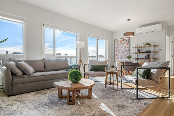Smart TV, books, offices