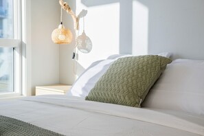 2 Schlafzimmer, Schreibtisch, Bügeleisen/Bügelbrett, Reisekinderbett