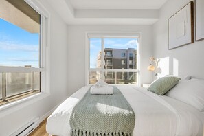 2 室のベッドルーム、デスク、アイロン / アイロン台、旅行用ベビーベッド