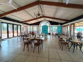 Daily cooked-to-order breakfast for a fee