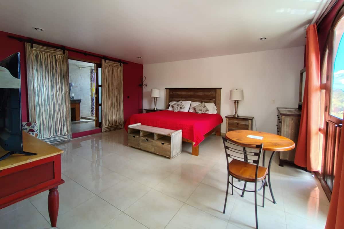 Junior Room, Hill View
