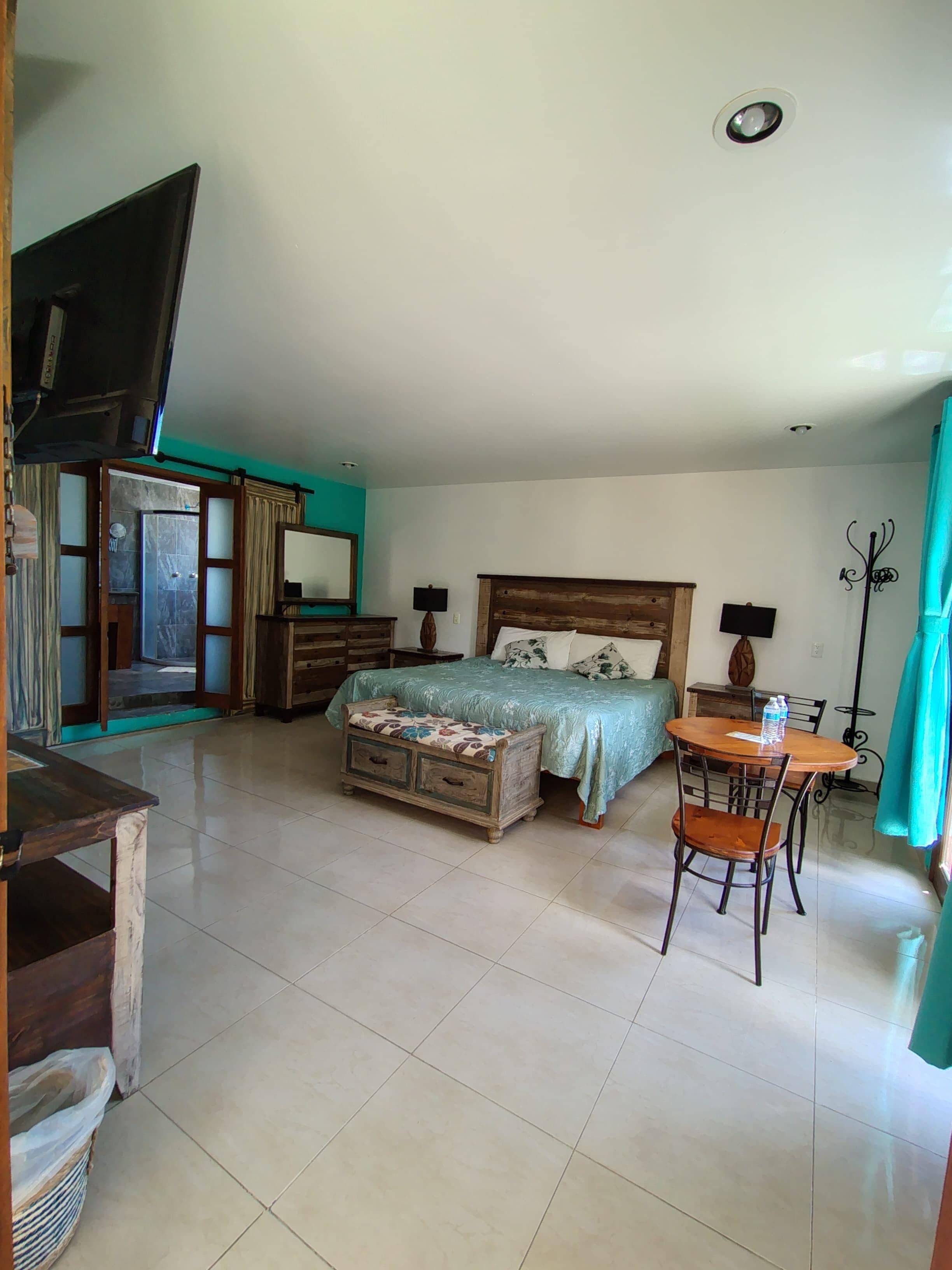 普通客房, 山景 | 書桌、手提電腦工作空間、遮光窗簾/窗簾、熨斗/熨衫板