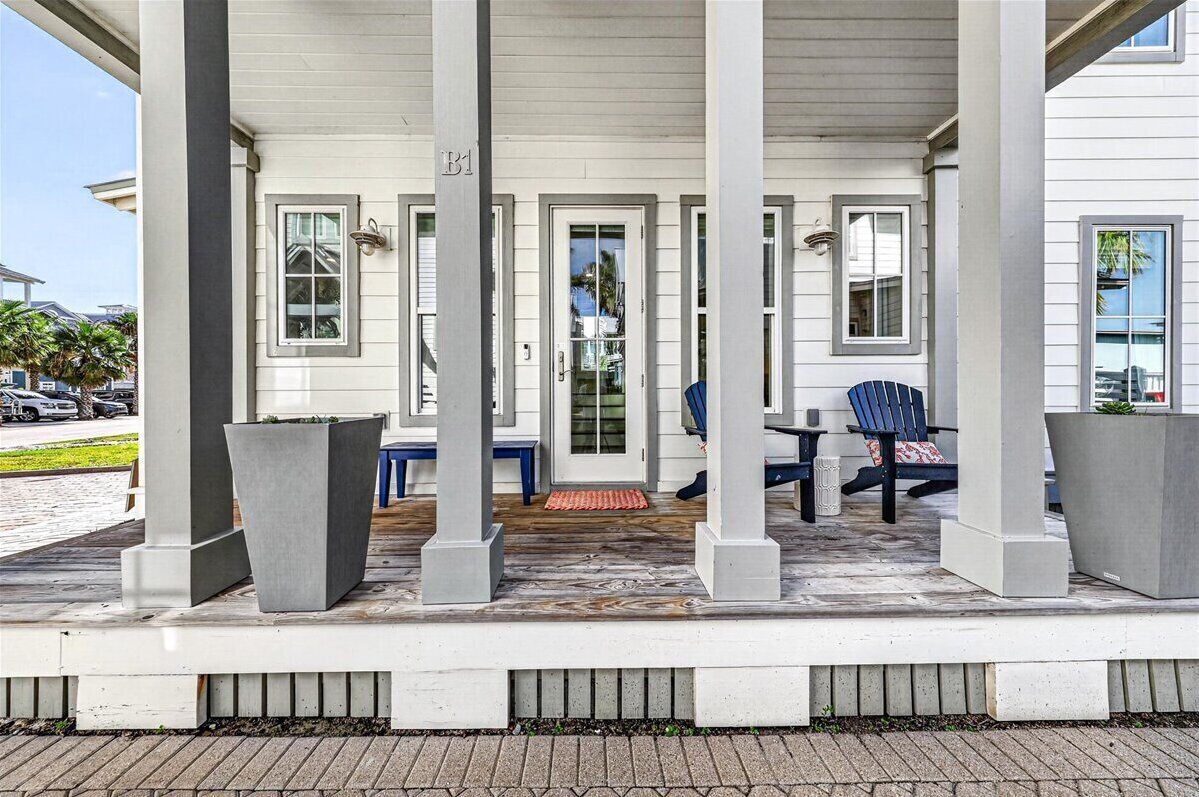 Cottage (2 Bedrooms) | Front of property