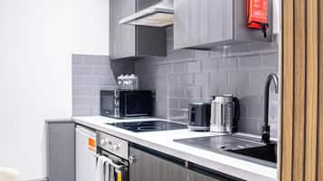 Apartment | Private kitchen | Fridge, microwave, oven, stovetop