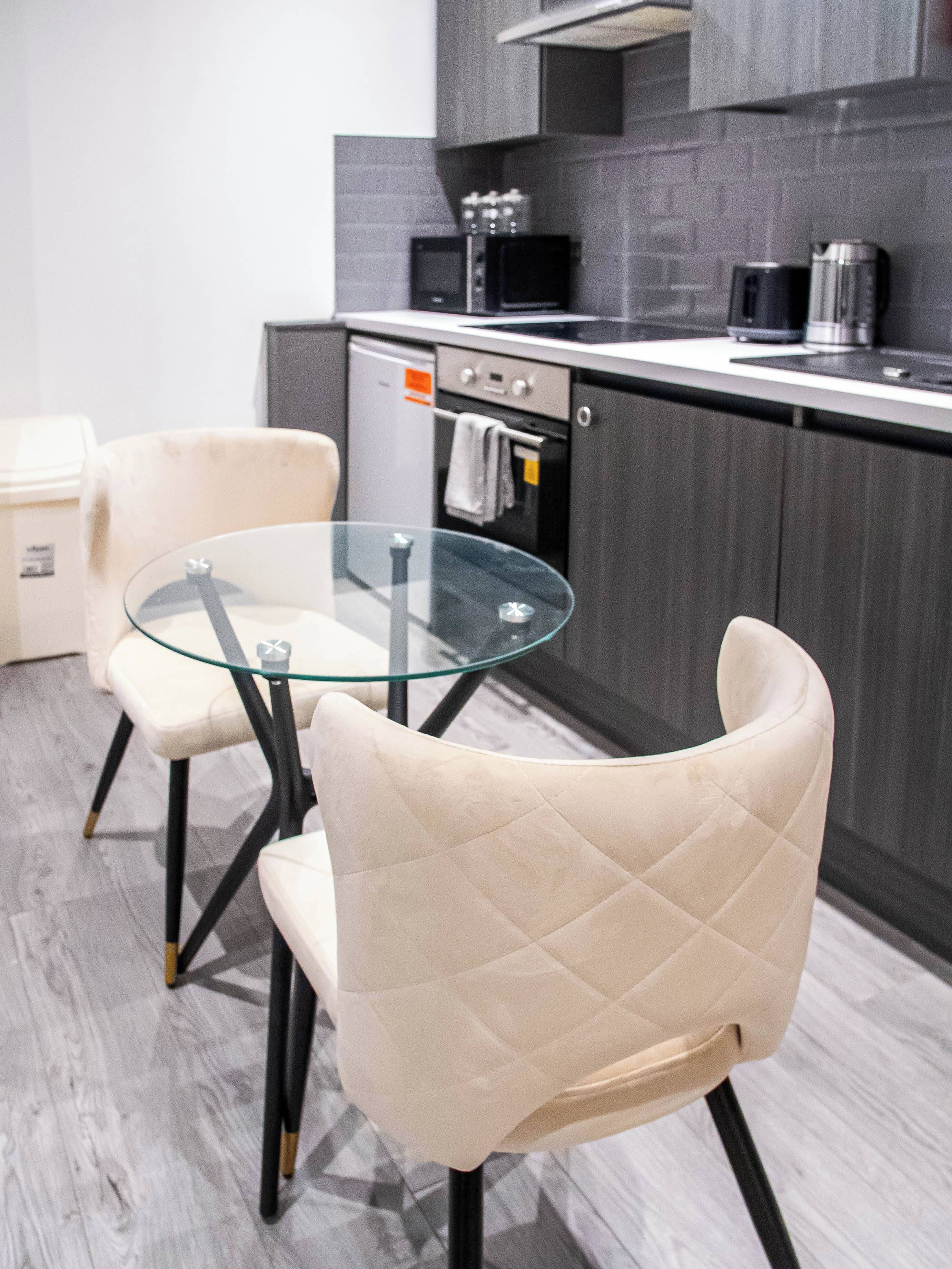 Apartemen | Dapur pribadi | Lemari es, microwave, oven, dan kompor