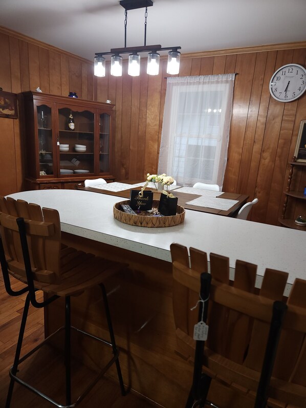 Dining - Escape to this cozy 3-bedroom cottage nestled in the heart of Sylvester. (Sylvester)