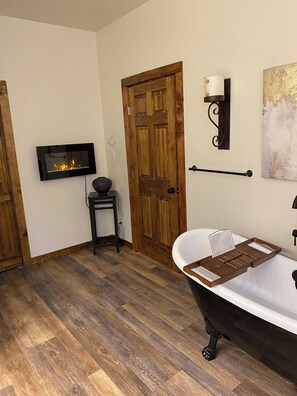 4 chambres, fer et planche à repasser, lit parapluie, Wi-Fi