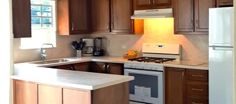 Relaxing Holiday Home With Chill Pool, Short Walk to The Beach