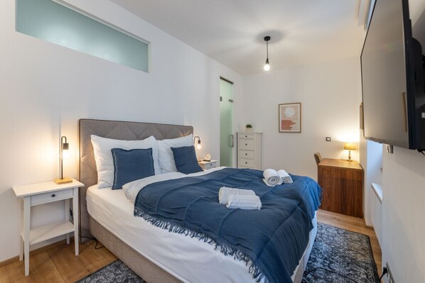 1 bedroom, desk, iron/ironing board, free WiFi