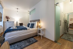 1 bedroom, desk, iron/ironing board, free WiFi