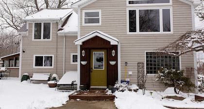 Charming Rustic Farmhouse in the NS Wine & Ski County the Gaspereau Valley!