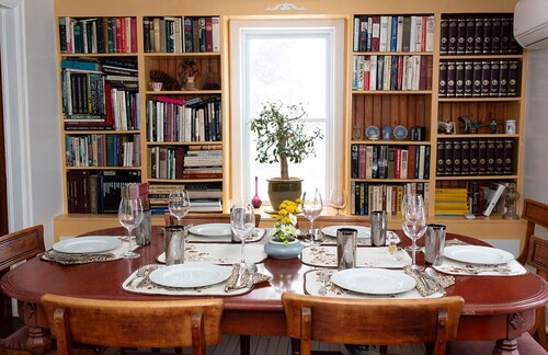 Charming Rustic Farmhouse in NS Wine & Ski Country, The Gaspereau Valley!