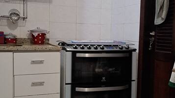 Microwave, stovetop, dishwasher
