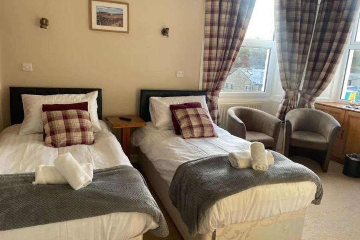Desk, WiFi (free), bed sheets