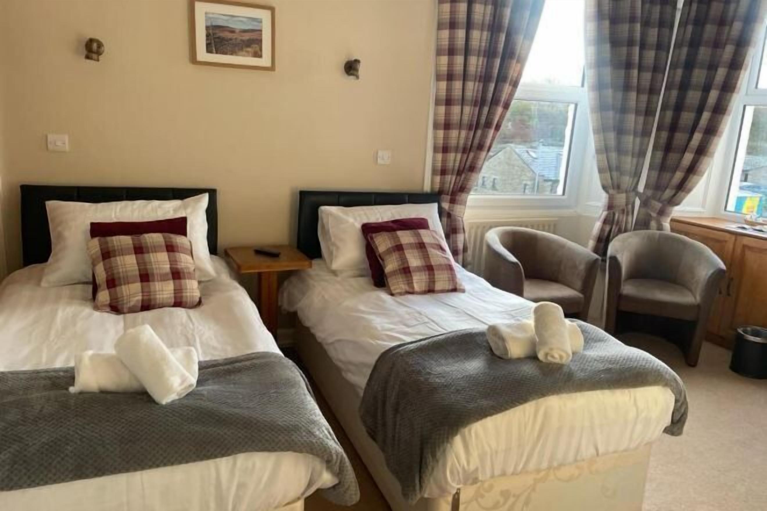 Työpöytä, ilmainen Wi-Fi, vuodevaatteet