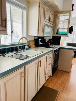 Microwave, oven, stovetop, dishwasher