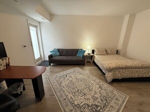 Interior - Brand New 2 Storey Unit (Richmond Hill)