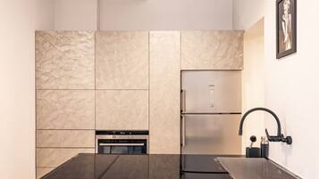 Réfrigérateur, four, plaque de cuisson, lave-vaisselle