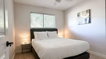 2 slaapkamers, een strijkplank/strijkijzer, wifi, beddengoed