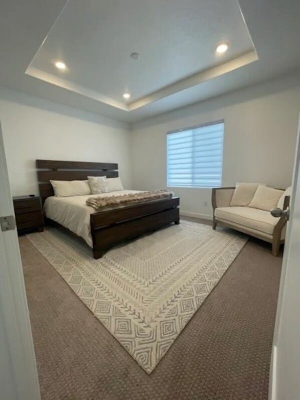 3 bedrooms, in-room safe, iron/ironing board, travel crib