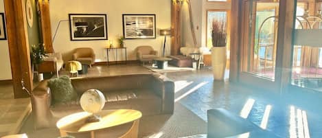 Télévision, cheminée