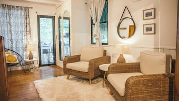 Deluxe Studio Suite, Non Smoking | Individually decorated, individually furnished, desk, laptop workspace