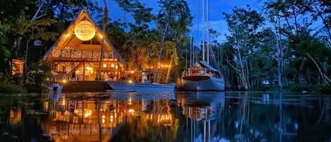 Fachada de la propiedad