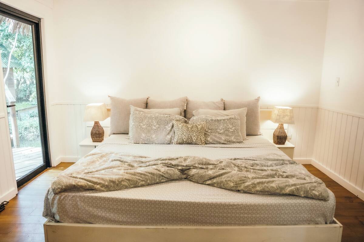 Deluxe studio suite, niet-roken | Gratis wifi, individueel gedecoreerd, individueel gemeubileerd