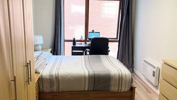 2 bedrooms, iron/ironing board, WiFi, bed sheets