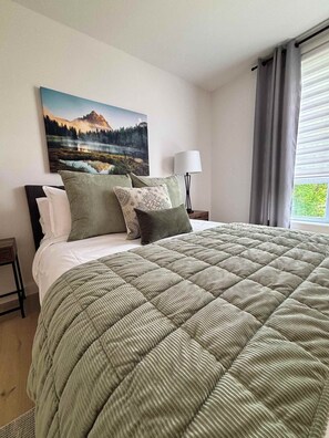 2 habitaciones, tabla de planchar con plancha, wifi y ropa de cama