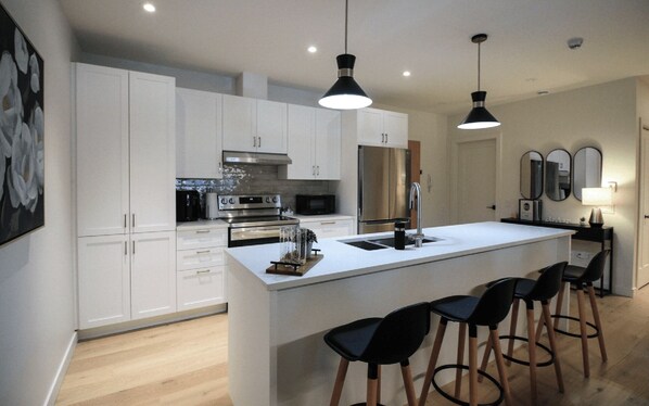 Microwave, oven, coffee/tea maker, toaster