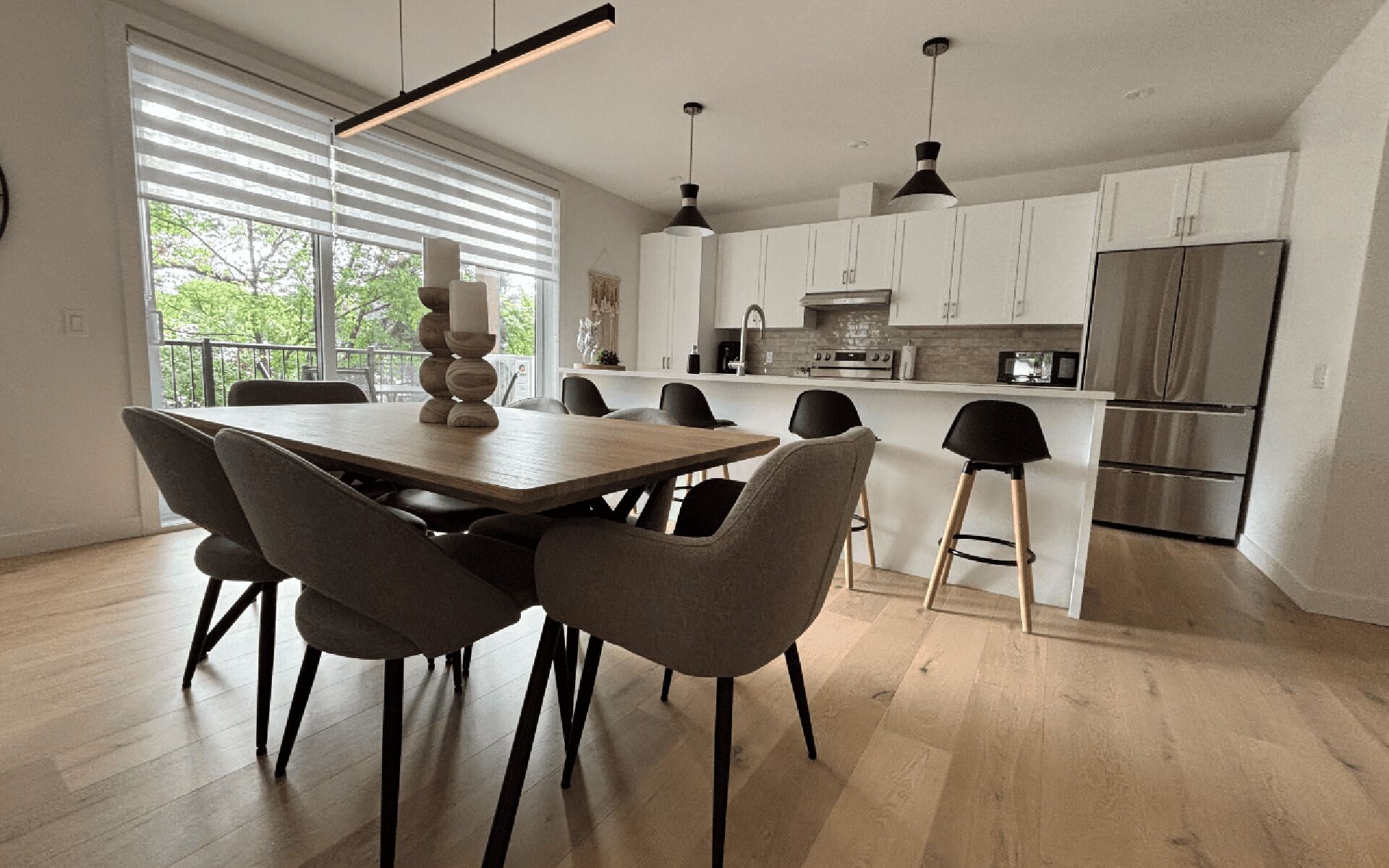 Mikrobølgeovn, ovn, kaffetrakter/tekoker og brødrister