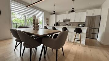 Microwave, oven, coffee/tea maker, toaster