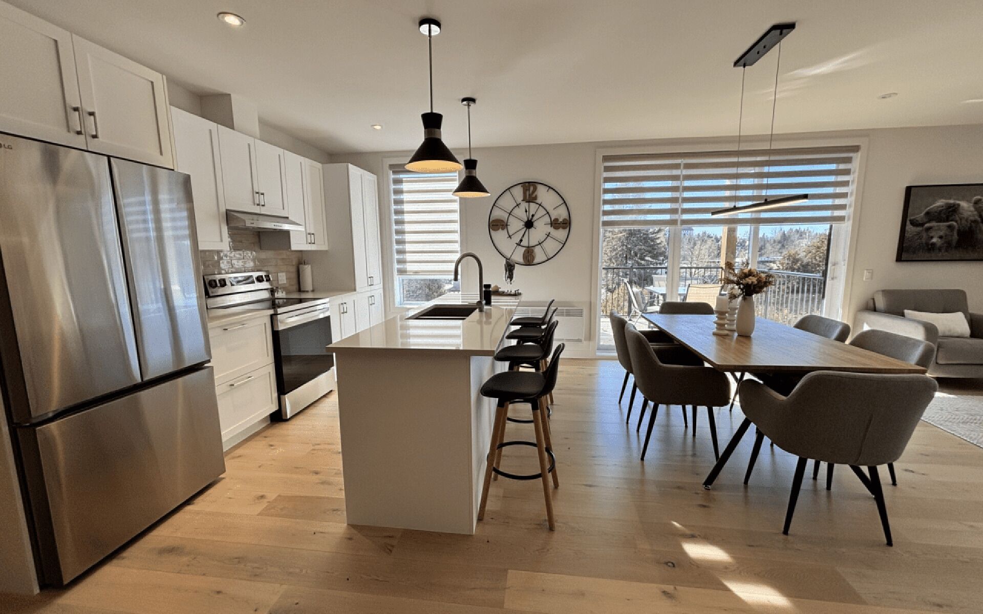 Microondas, horno, cafetera y tetera y tostadora 