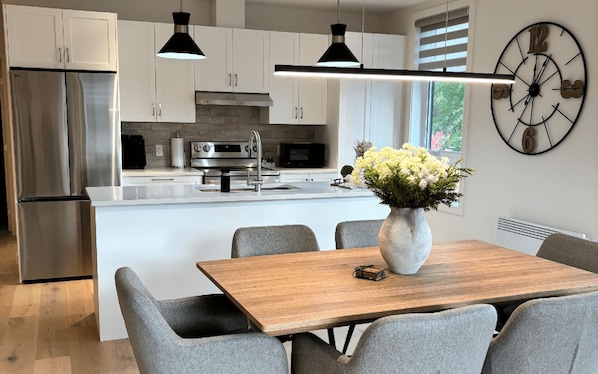 Dining - Magnificent luxury condo located in Mont-Tremblant.<br>In the heart of the village (Mont-Tremblant)