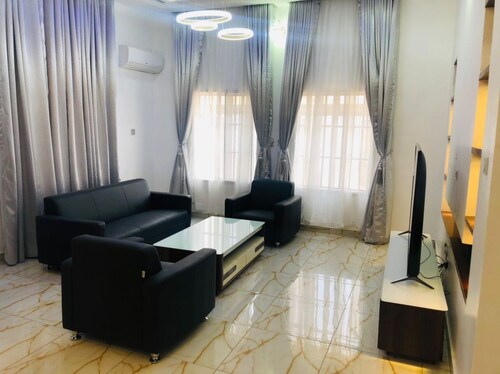 Cozy 2-bedroom house in charming Ibadan with 24/7 Solar Power electricity 