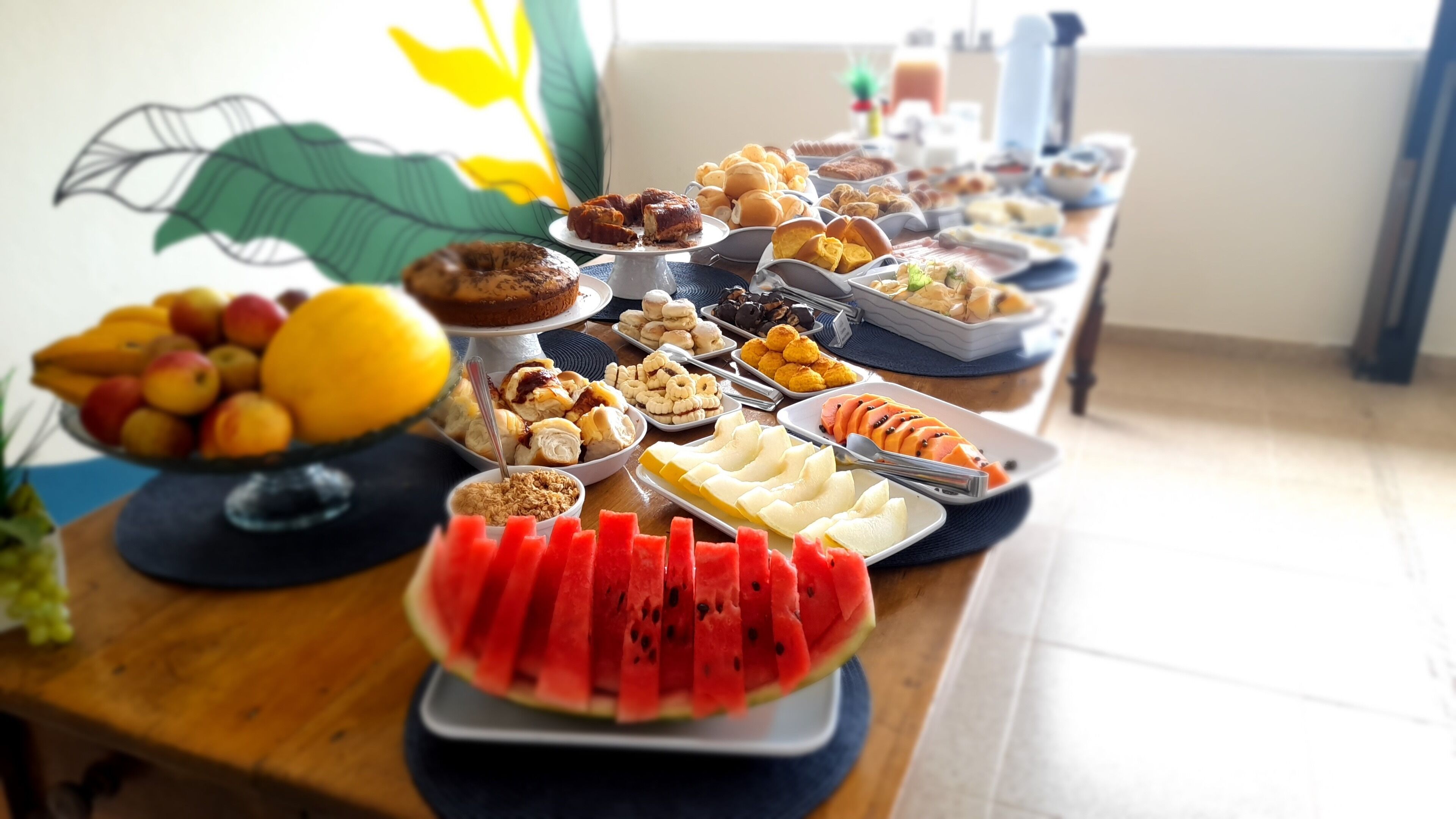 朝食 (ビュッフェ)、毎日提供 (無料)