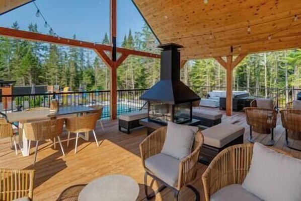 Outdoor dining - Hôtel à la maison - Lofoten (Shannon)